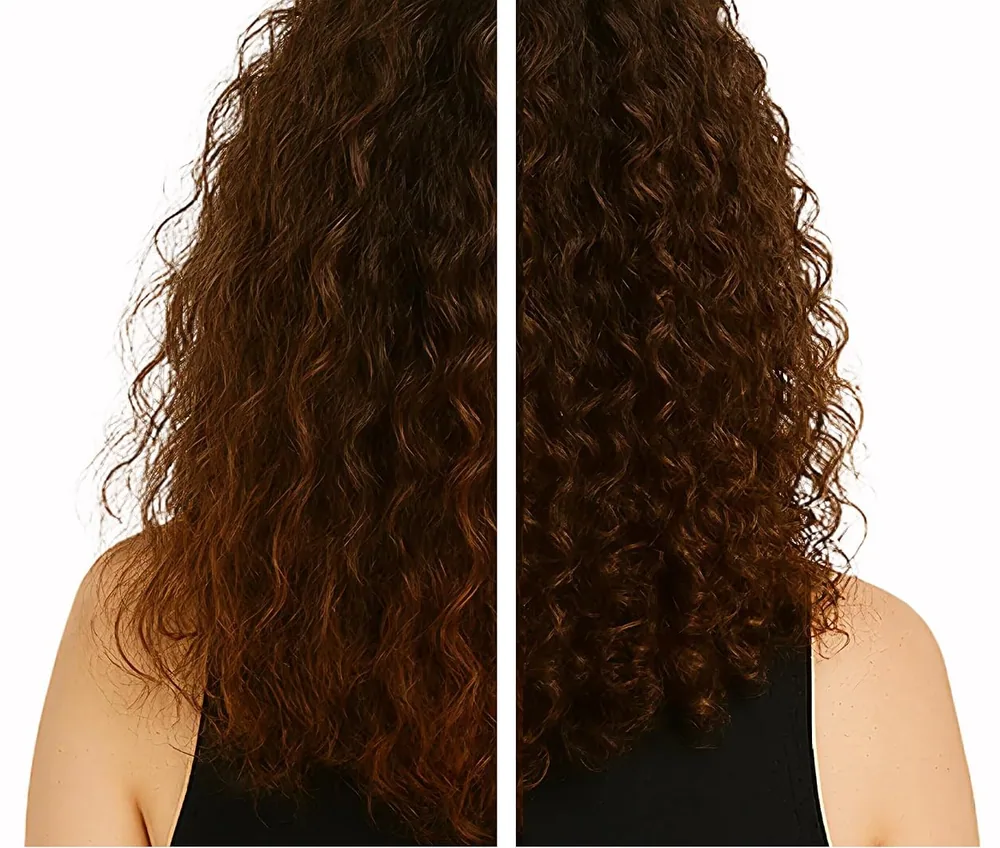 Long dark curly hair before and after a Cronograma mask, seen from behind